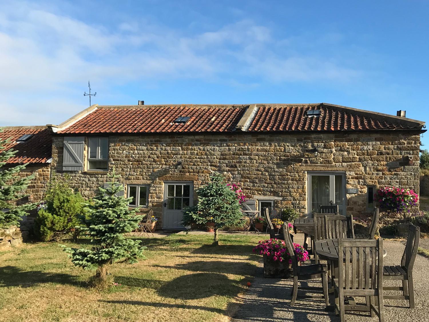 Honey Bee Cottage Скарбъро Екстериор снимка
