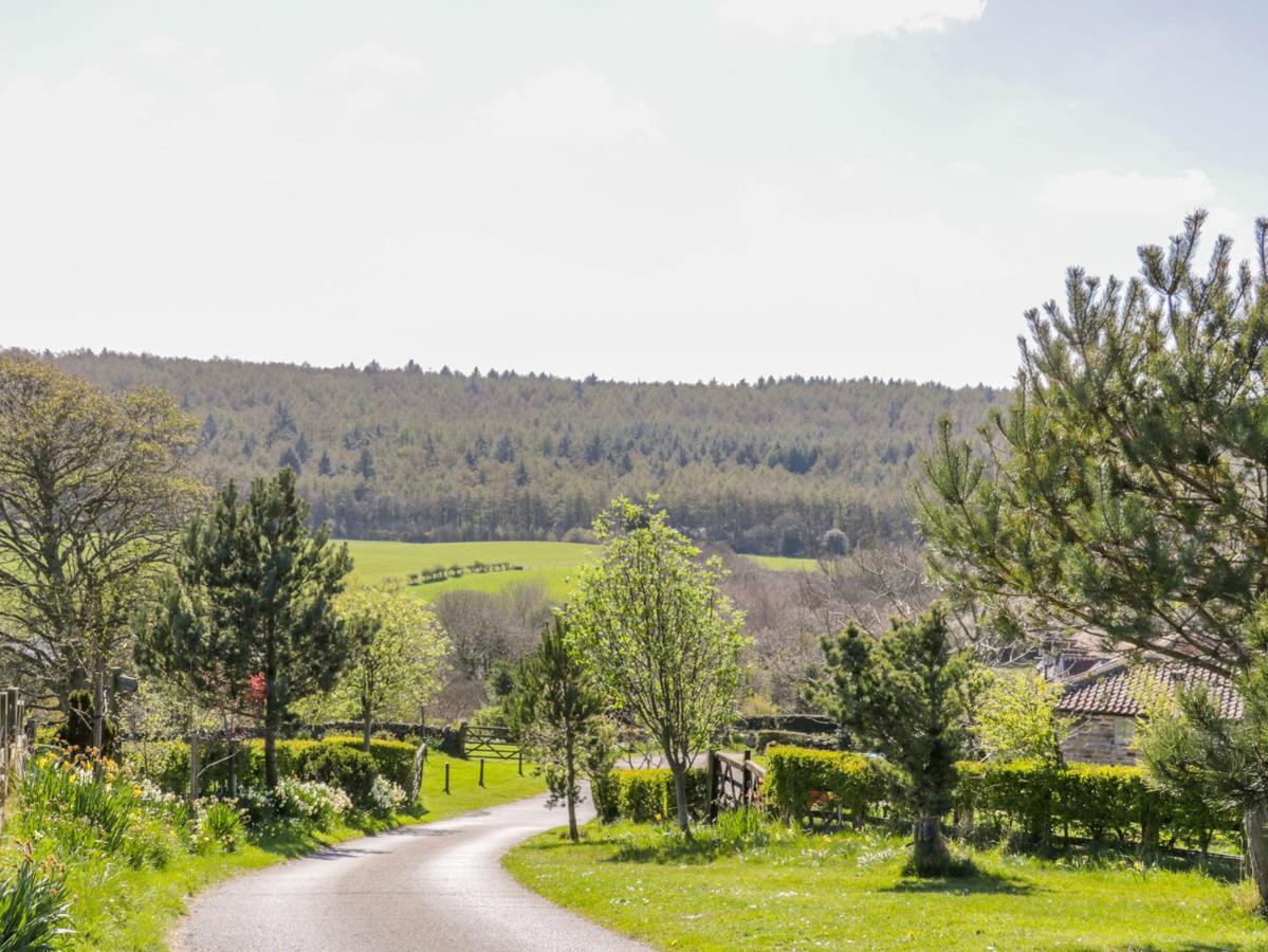 Honey Bee Cottage Скарбъро Екстериор снимка