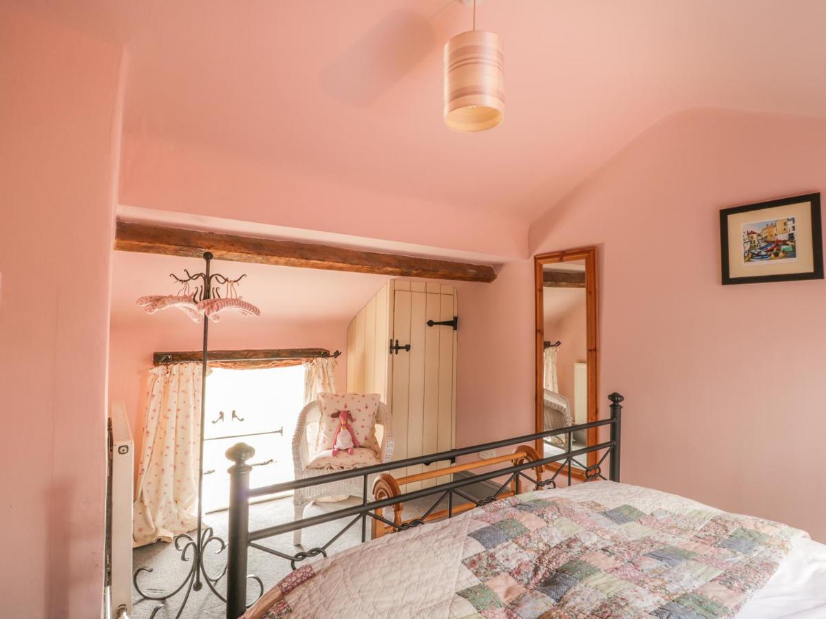 Honey Bee Cottage Скарбъро Екстериор снимка